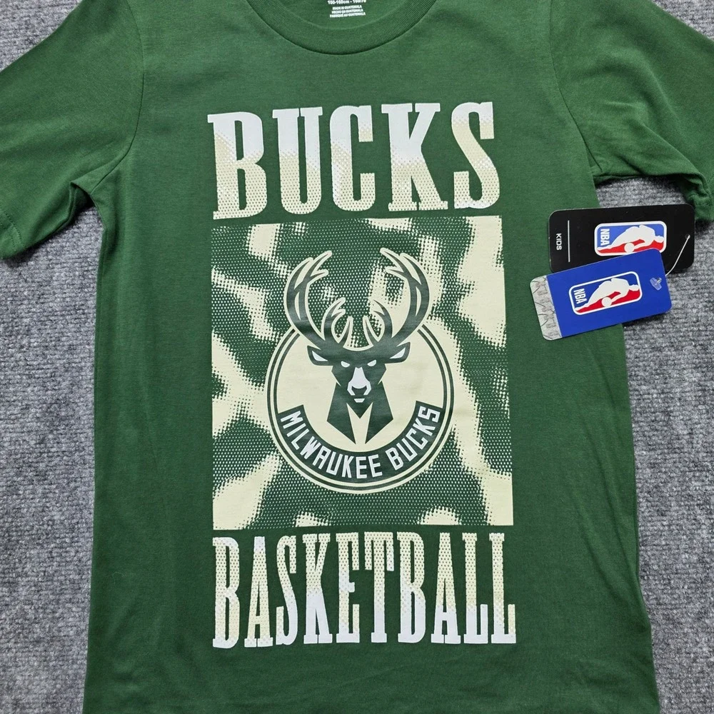 NBA Milwaukee Bucks Kids Medium 10/12 Green Buck Logo Graphic T-Shirt NEW